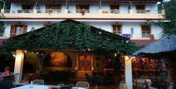 Stevens On The Hill Hotel Агиос Гордиос Екстериор снимка